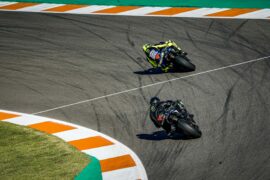 Wallpaper Pictures Hamilton & Rossi drive-swap in Valencia