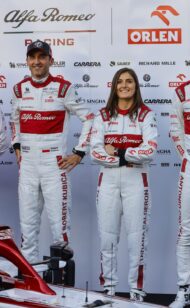 Alfa Romeo holds fire on 2021 driver decision