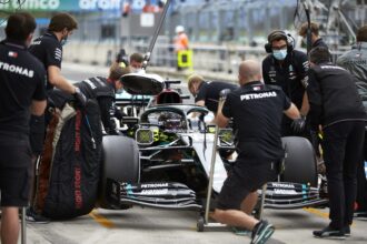 F1 Wheel Guns explained by Mercedes crewmember