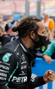 Wolff wants Hamilton to sign three-year deal