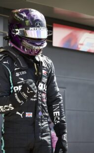 Wolff 'not worried' about Hamilton contract