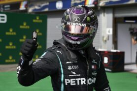 Hamilton tienhaarassa, kun uusi Mercedes-kaupan tarina jatkuu?