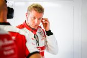 Commentator tips Raikkonen to stay in F1 for another season