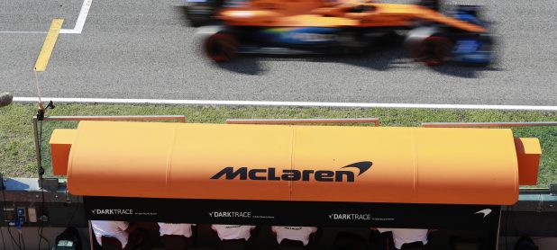 Brown: No early Ferrari move for Sainz