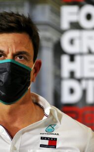 Wolff plays down Ferrari switch rumours
