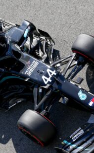 Вильнев советует Mercedes побеждать в 2022 году