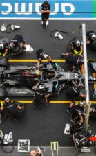 Mercedes stil te midden van $900m F1 claims voor team buy-out