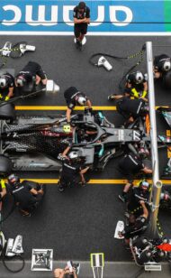 Mercedes milczy pośród 900 mln dolarów F1 roszczenia o wykupienie zespołu