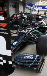 Daimler yet to agree to new Hamilton deal