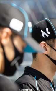 Russell e Latifi levam você em um tour pela unidade de hospitalidade