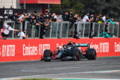 Mercedes to keep black livery in 2021
