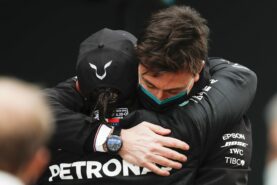 Wolff defends his driver Hamilton after popularity poll