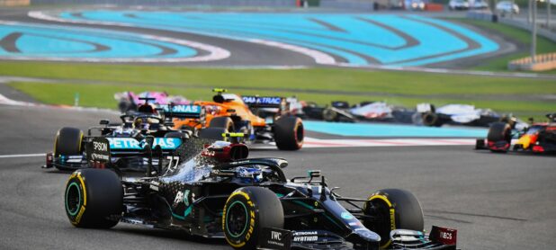 Schumacher defends Hamilton after 90 percent jibe