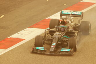 Schumacher claims Mercedes team struggling with aerodynamic problem