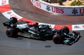 Mercedes removing fixed Monaco wheel nut