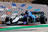 Williams team boss says Russell should not have apologised