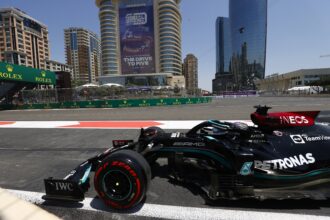 Red Bull plays down slow pace of Mercedes team