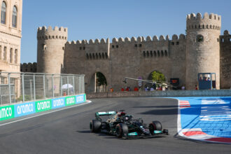 Mercedes boss holds onto schedule for next season's car