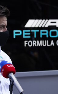 Red Bull claims Mercedes team not coping with 'unusual' situation
