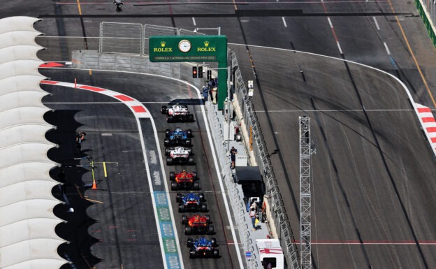 Baku F1 tyres blowouts feat. Scarbs by Peter Windsor 1 Baku F1 tyres blowouts feat. Scarbs by Peter Windsor