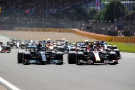 Hamilton wins 2021 British F1 GP at Copse corner