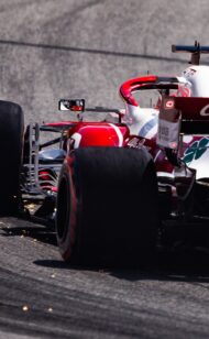 Pundits say Raikkonen getting too old for F1 now