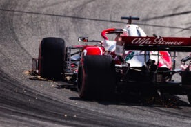 Pundits say Raikkonen getting too old for F1 now