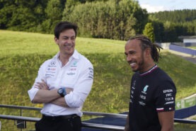 Wolff zegt dat de Hamilton-deal afgelopen vrijdag in de Mercedes-camper is getekend