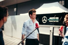 Mercedes team boss responds to Ecclestone's Hamilton jibe