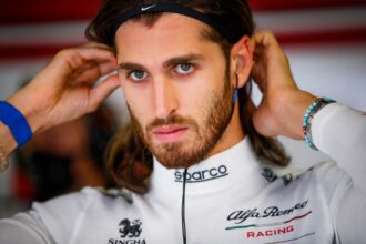 Italian government called upon to keep Giovinazzi in F1 next season