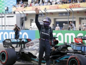 Hamilton not talking about new F1 engine penalty rumour