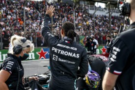 Mercedes team boss says gentlemen's agreements are off now