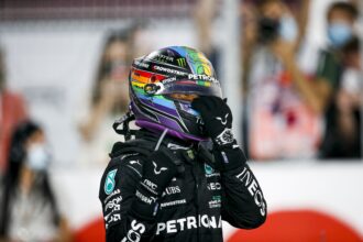 Ecclestone ataca al título de caballero de Hamilton