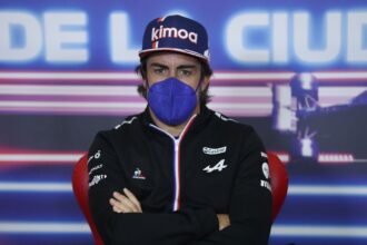 Hamilton feeling pressure now of F1 title fight according Alonso