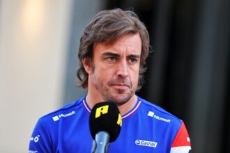 Alonso se someterá a más cirugías durante F1 vacaciones de invierno