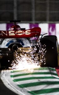 Mercedes 'not writing off current title' according Red Bull