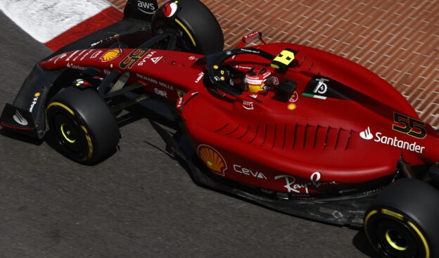Ex-Ferrari drivers defend old team after losing last GP