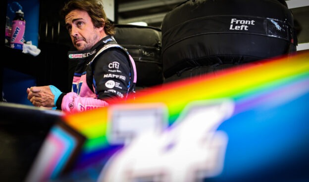 Alonso denies faking mistakes during quali in Baku