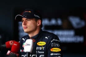 Verstappen thinks it's a shame F1 fans now react as football fans