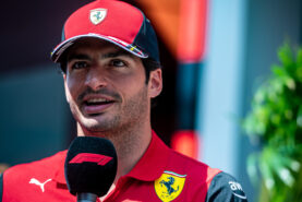 Sainz says commenting on Binotto F1 rumours is unnecessary