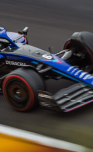 Kopf 2 Kopf | Wasserbecher-Füll-Challenge | Williams Racing