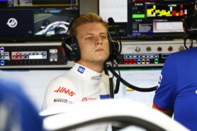 Schumacher ontkent dat de laatste crash hem 2023 F1-contract zal kosten