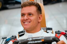 Ecclestone ehdottaa, että Michael Schumacher olisi voinut pelastaa Mickin F1-uran