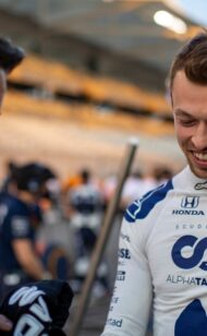 이전 F1 드라이버 Kvyat는 이제 제한을 피하기 위해 이탈리아 라이선스로 경주합니다.