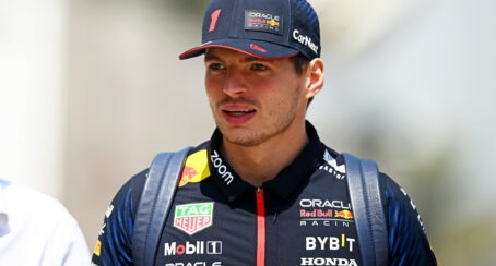Verstappen 'tricked' Perez to keep F1 title lead