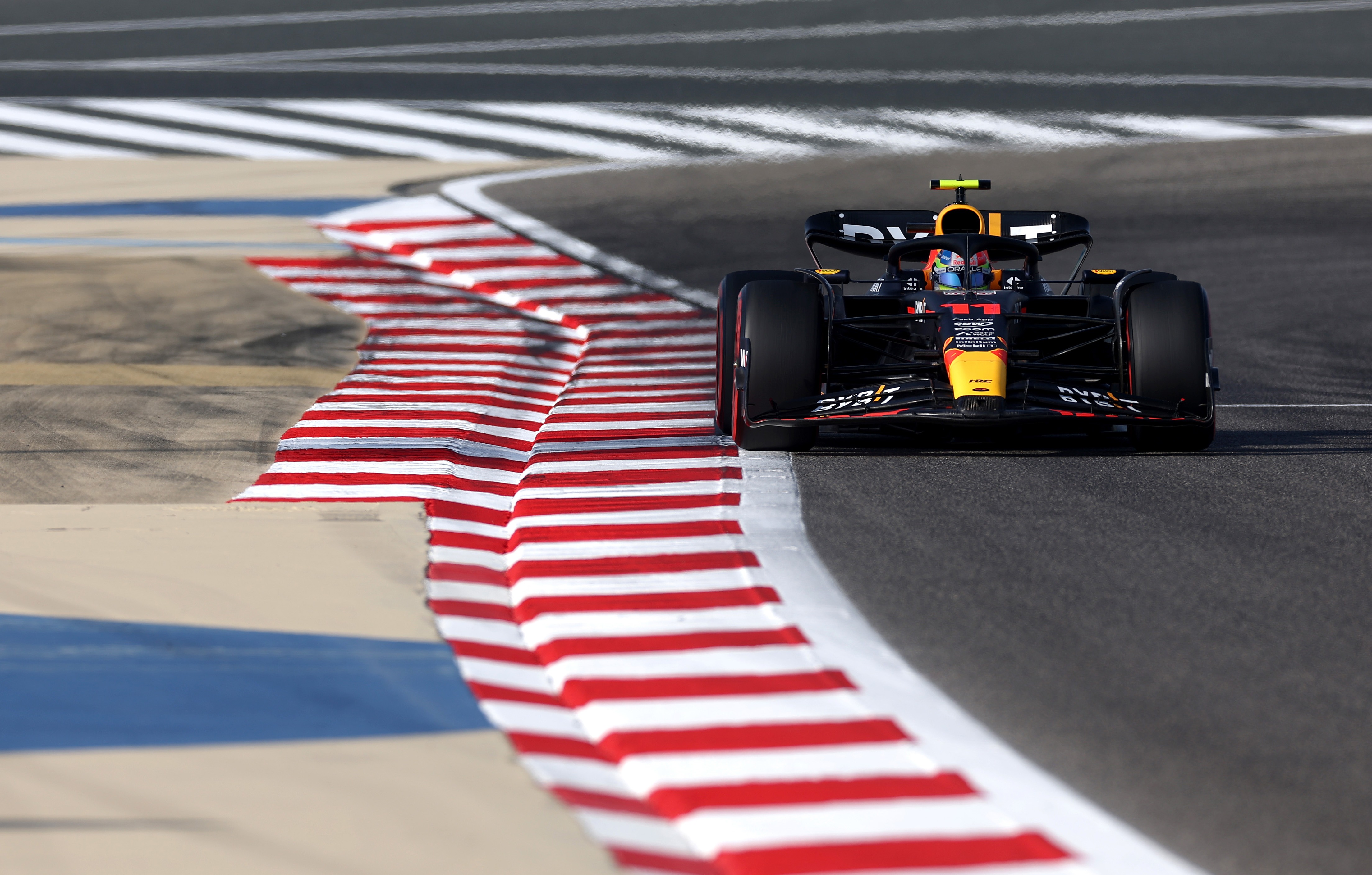 Fotos: o primeiro dia de treinos da F1 para o GP do Bahrein - Notícia de F1