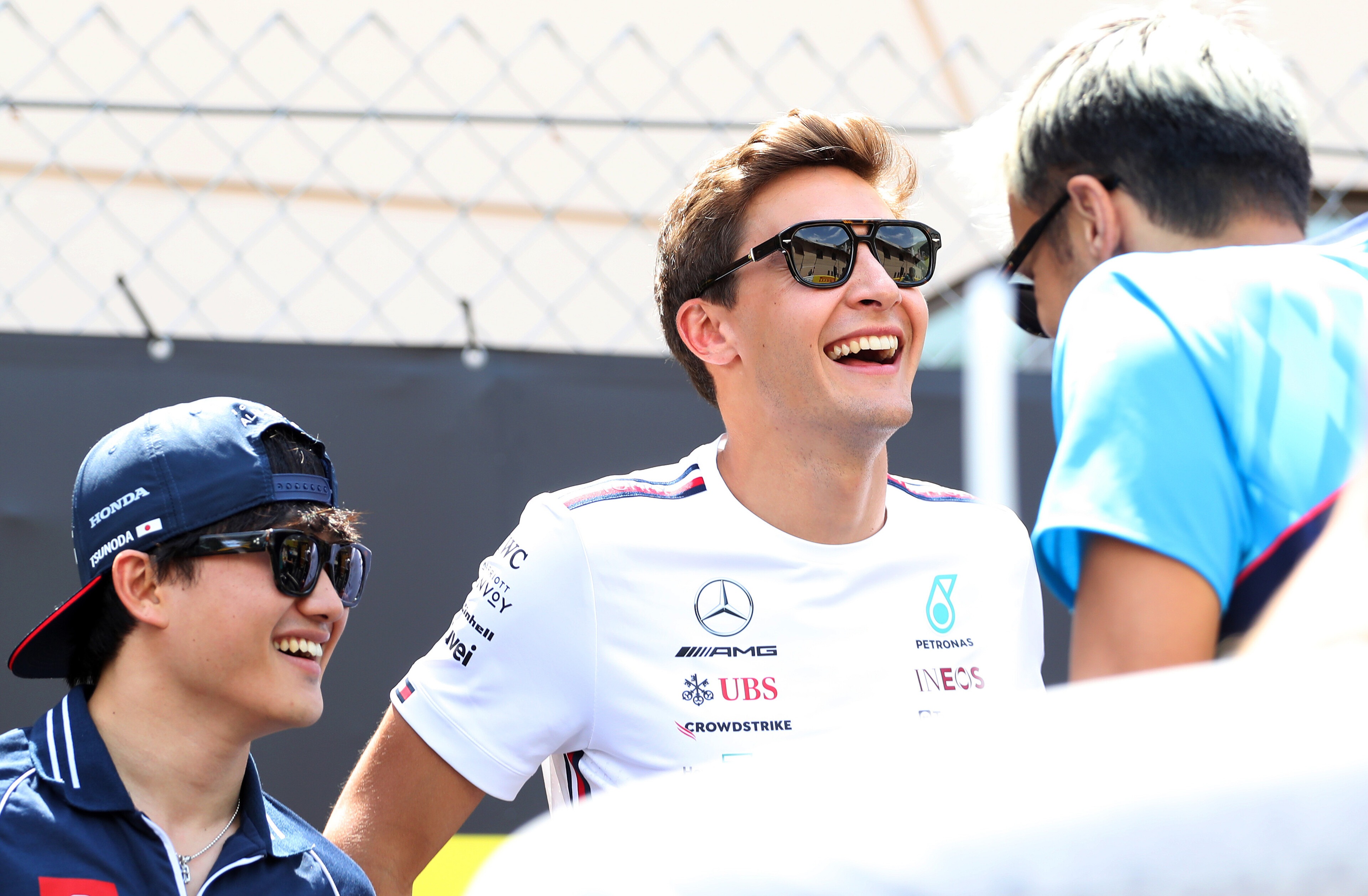 George Russell Draws Suzuka F1 Track BLINDFOLDED george-russell-draws-suzuka-f1-track-blindfolded