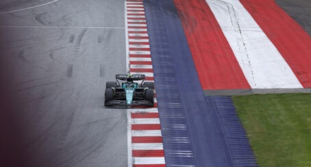 Pundits looking for story behind Verstappen team order refusal