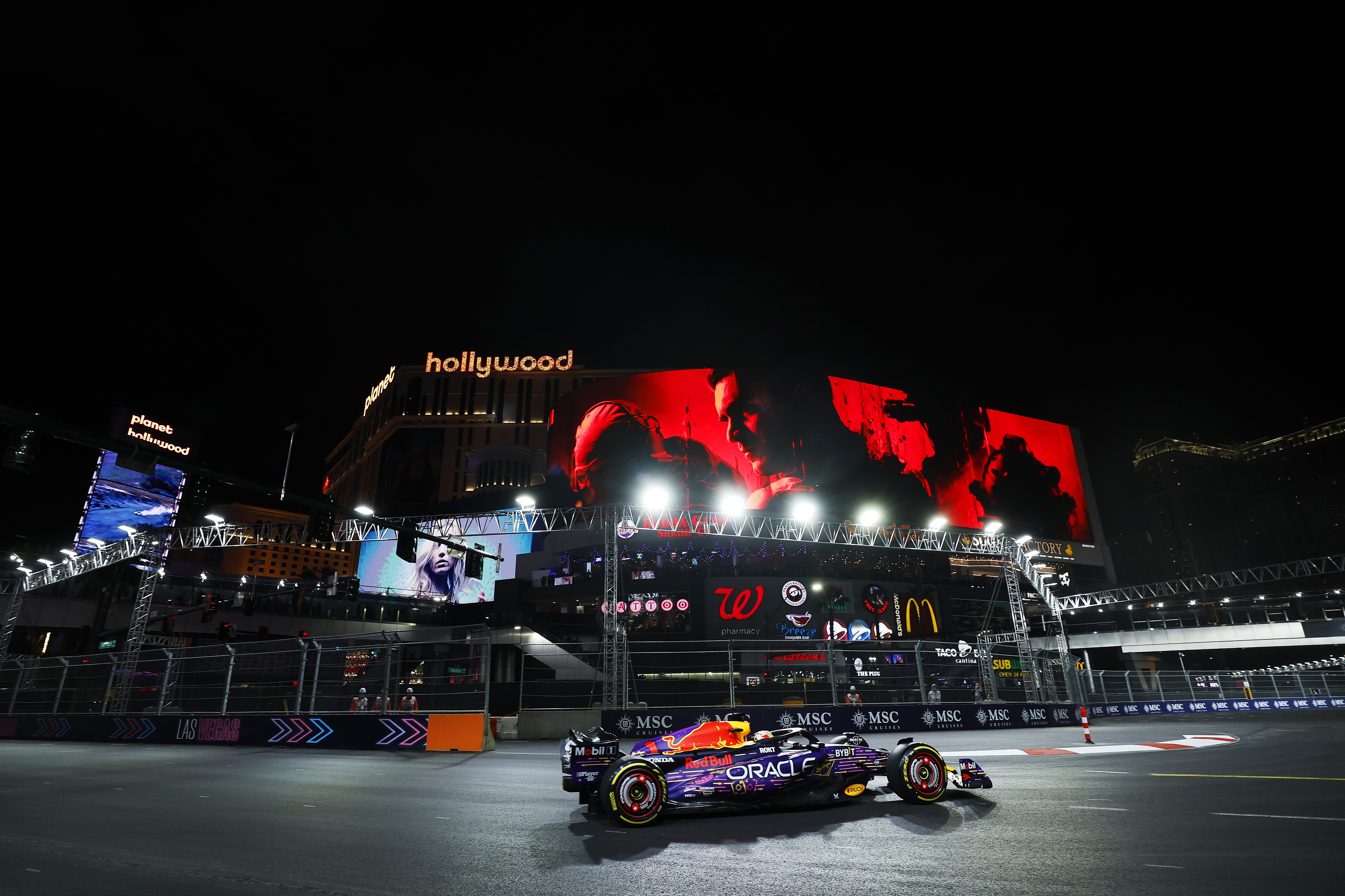 F1 2023 gratuito no próximo fim de semana: aproveita e testa as tuas  'skills' em Las Vegas - Record Gaming - Jornal Record