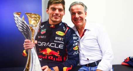 F1 Geschiedenis herschreven: Verstappens dominante seizoen eindigt met Abu Dhabi-triomf